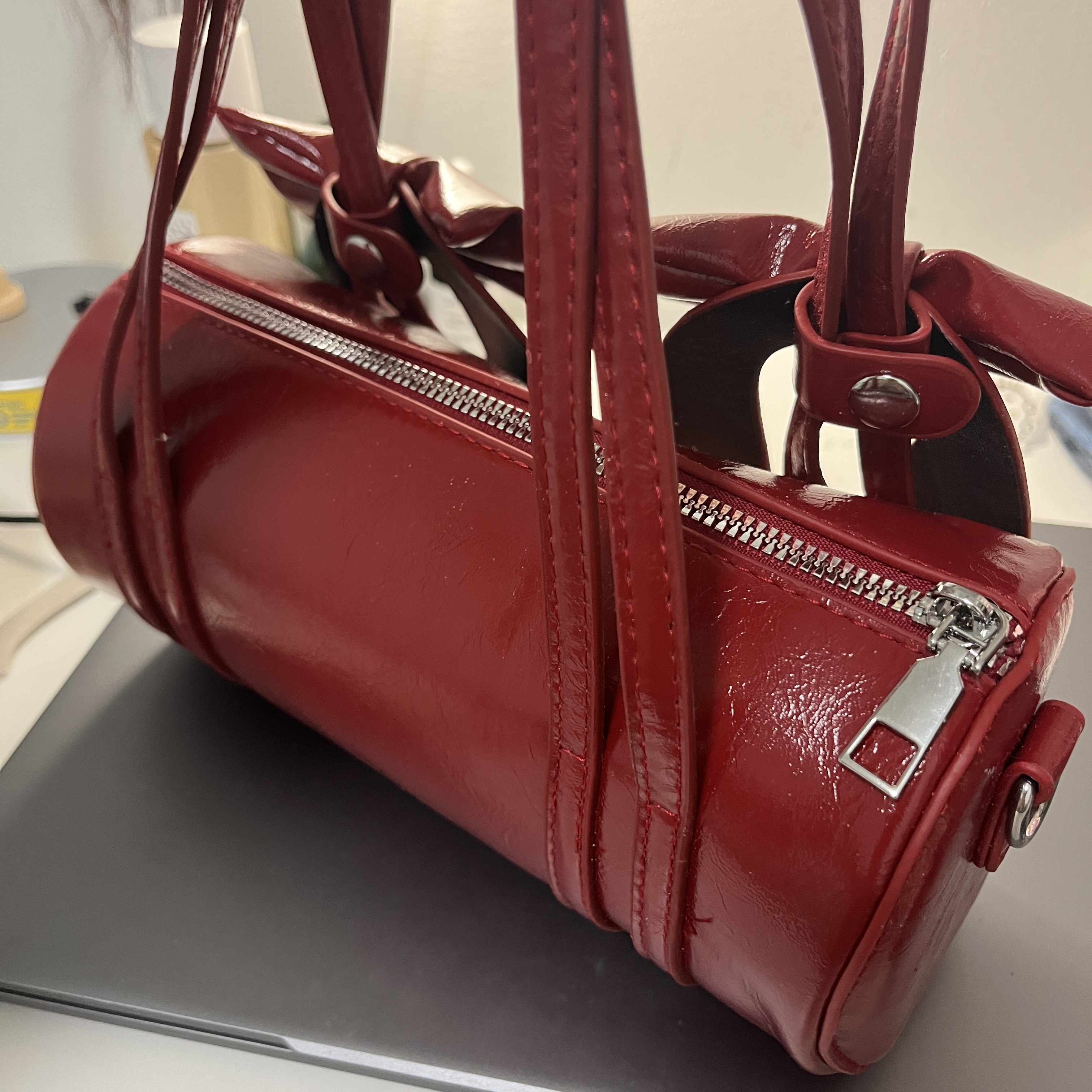 The sound of a zipper.